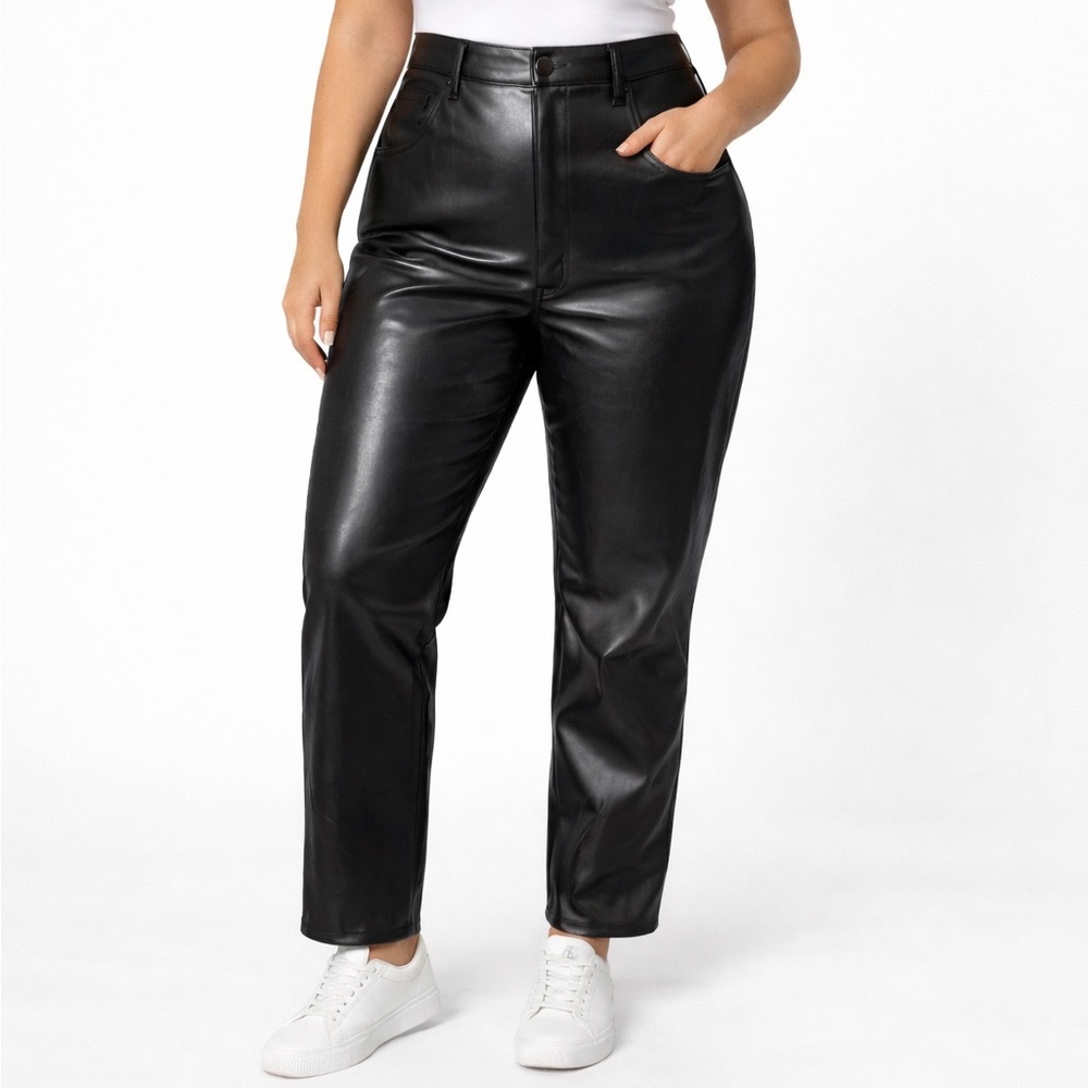 Abercrombie & Fitch black faux leather 90’s Straight Ultra High rise pants